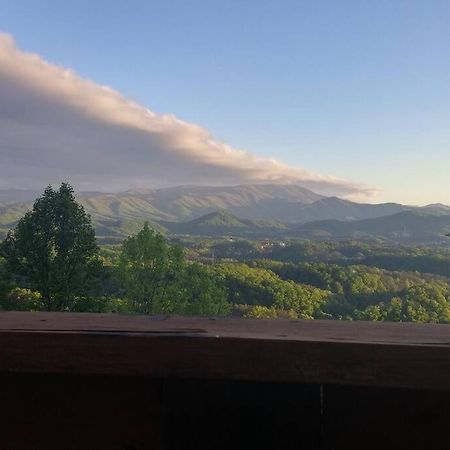 فيلا Yogi'S Den: Breathtaking Views! 3 Min To Dollywood, On 1 Acre! سيفيرفيل المظهر الخارجي الصورة