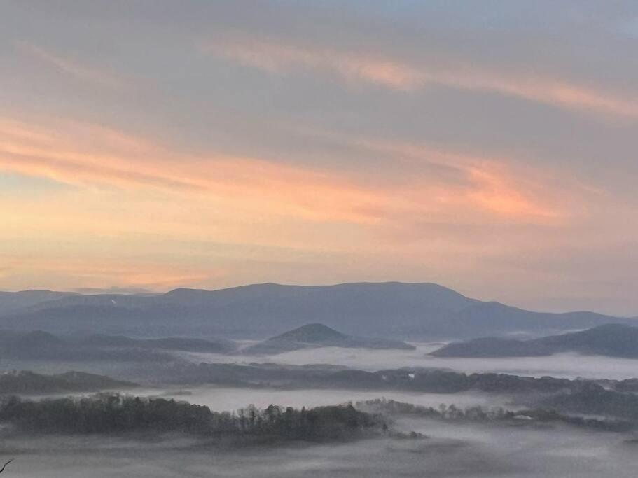 فيلا Yogi'S Den: Breathtaking Views! 3 Min To Dollywood, On 1 Acre! سيفيرفيل المظهر الخارجي الصورة