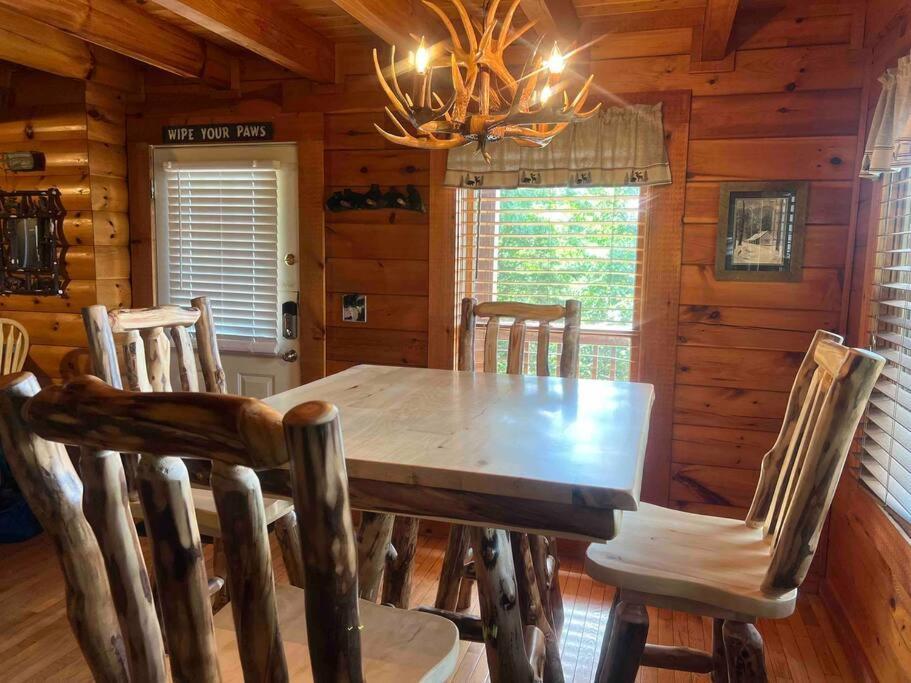 فيلا Yogi'S Den: Breathtaking Views! 3 Min To Dollywood, On 1 Acre! سيفيرفيل المظهر الخارجي الصورة