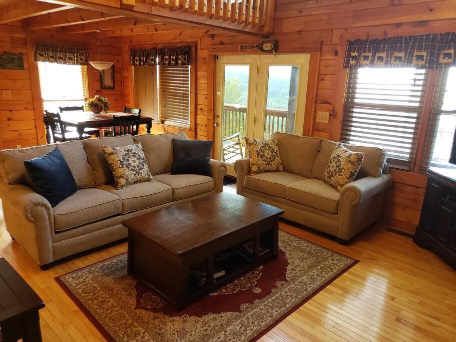 فيلا Yogi'S Den: Breathtaking Views! 3 Min To Dollywood, On 1 Acre! سيفيرفيل المظهر الخارجي الصورة