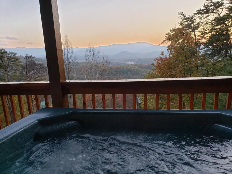 فيلا Yogi'S Den: Breathtaking Views! 3 Min To Dollywood, On 1 Acre! سيفيرفيل المظهر الخارجي الصورة