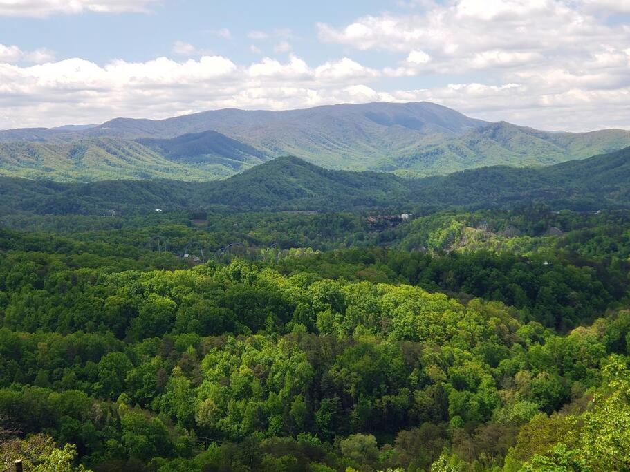 فيلا Yogi'S Den: Breathtaking Views! 3 Min To Dollywood, On 1 Acre! سيفيرفيل المظهر الخارجي الصورة