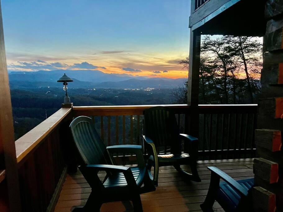 فيلا Yogi'S Den: Breathtaking Views! 3 Min To Dollywood, On 1 Acre! سيفيرفيل المظهر الخارجي الصورة