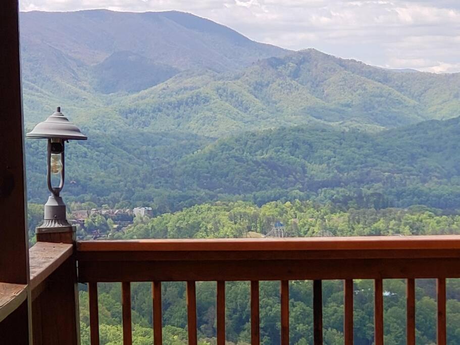 فيلا Yogi'S Den: Breathtaking Views! 3 Min To Dollywood, On 1 Acre! سيفيرفيل المظهر الخارجي الصورة